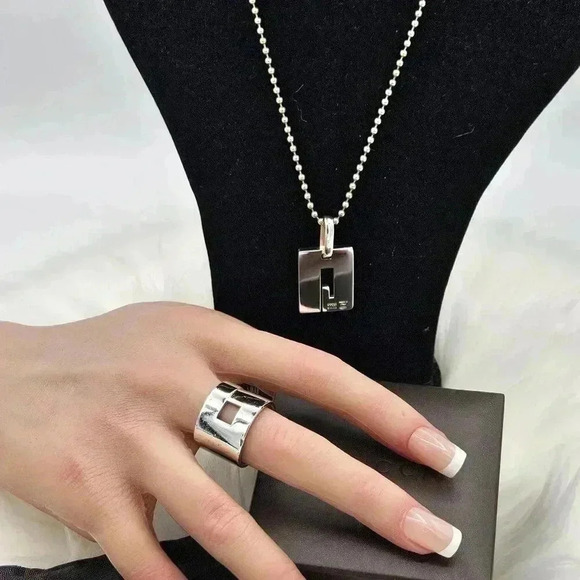 Gucci Wide  Band Ring & G Motif Pendant - Picture 4 of 14